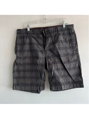Men's The North Face Flat Front Shorts Waist 36 Gray Black Striped